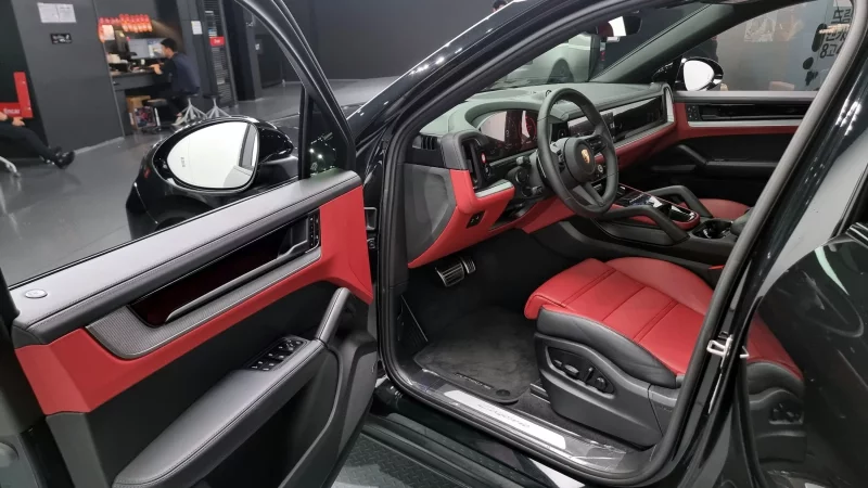 Porsche CAYENNE