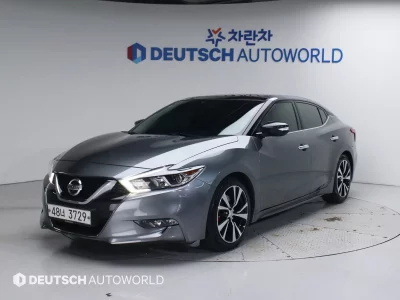 Nissan MAXIMA