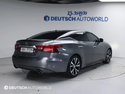 Nissan MAXIMA