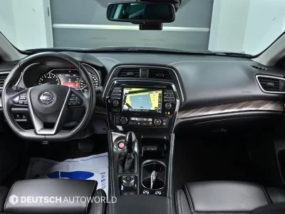 Nissan MAXIMA