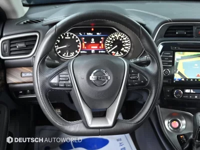 Nissan MAXIMA