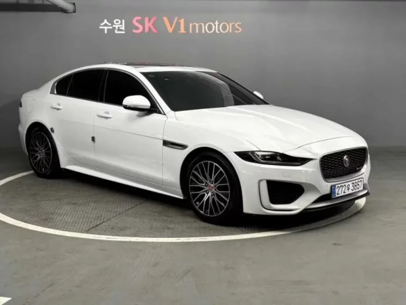 Jaguar XE