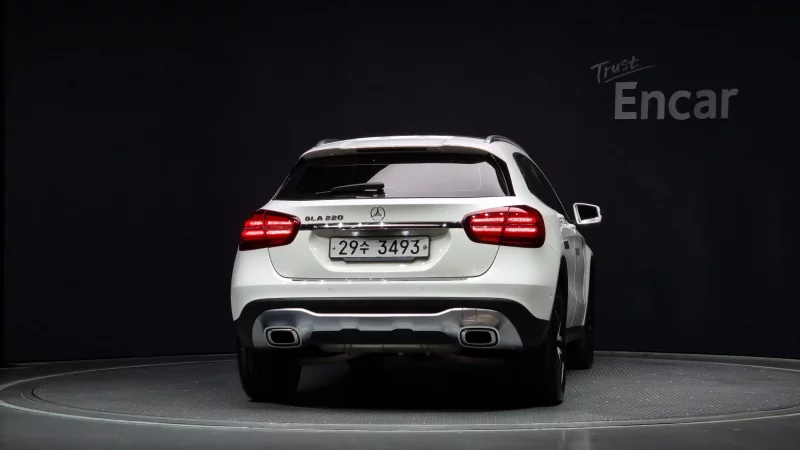 Mercedes-Benz GLA-Class