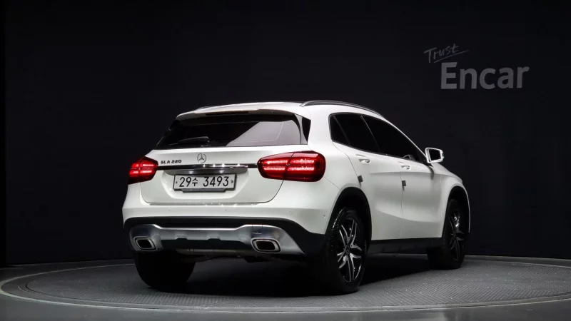 Mercedes-Benz GLA-Class
