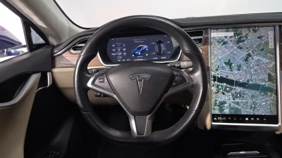 Tesla MODEL S