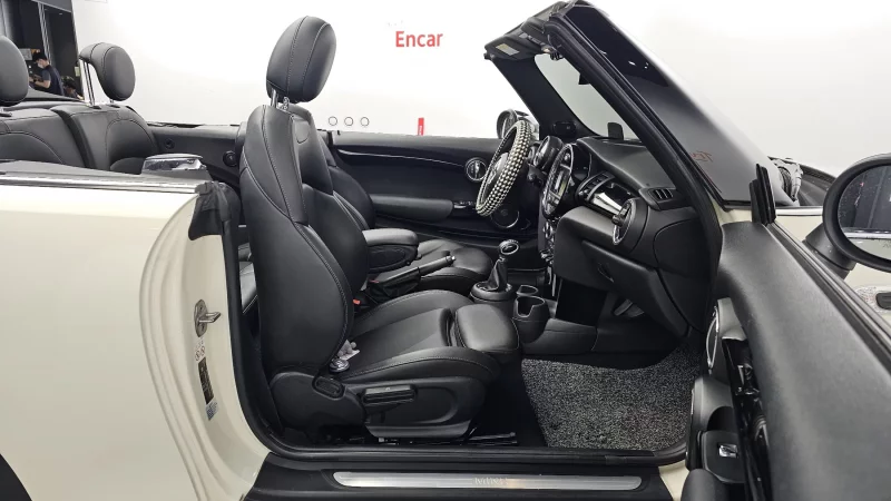 MINI Cooper Convertible