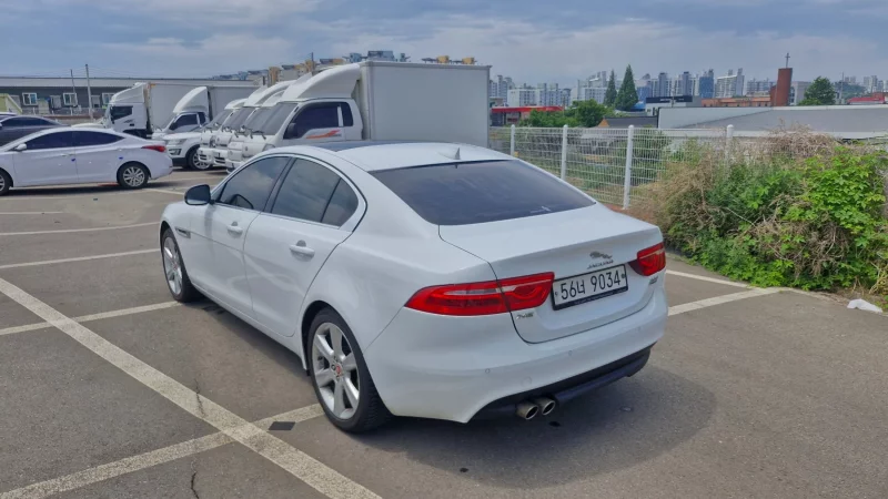 Jaguar XE