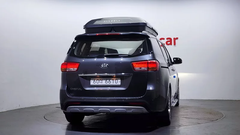 Kia Carnival