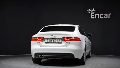 Jaguar XE