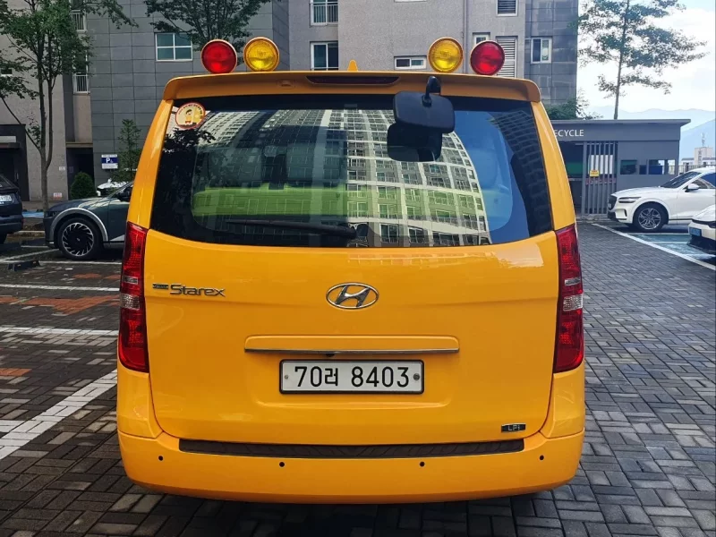 Hyundai Starex