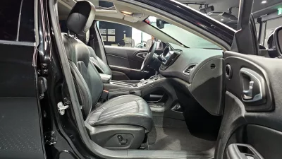 Chrysler 200