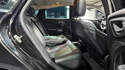 Chrysler 200