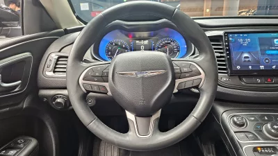 Chrysler 200