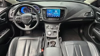 Chrysler 200