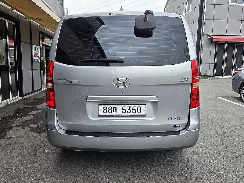 Hyundai Starex