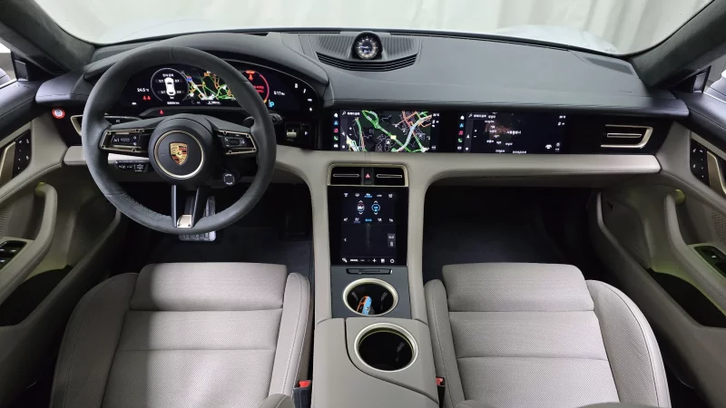 Porsche TAYCAN