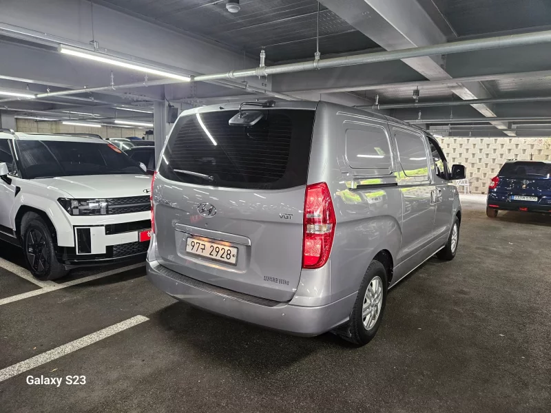 Hyundai Starex