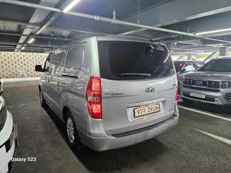 Hyundai Starex