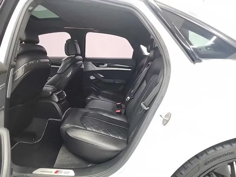 Audi S8