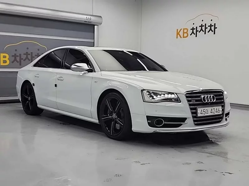 Audi S8