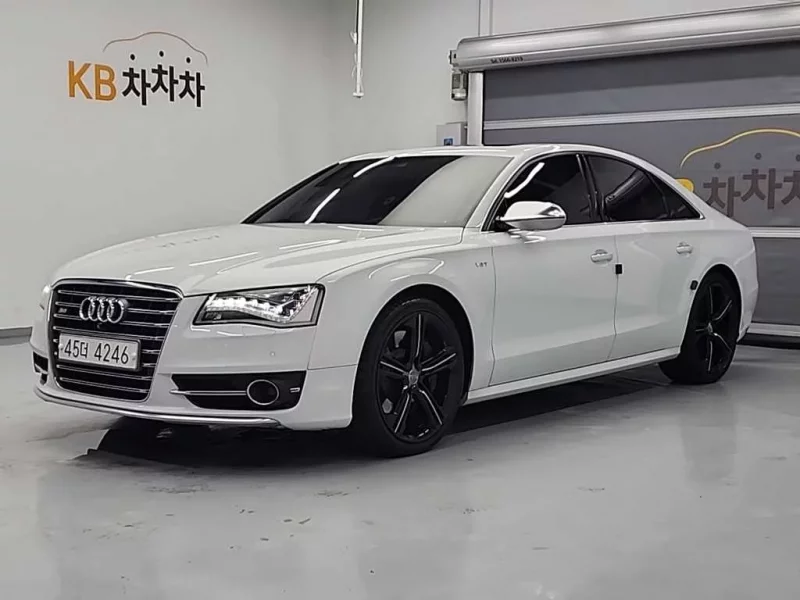 Audi S8