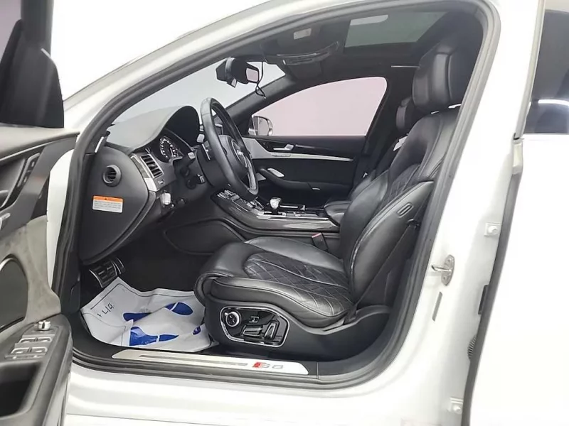 Audi S8
