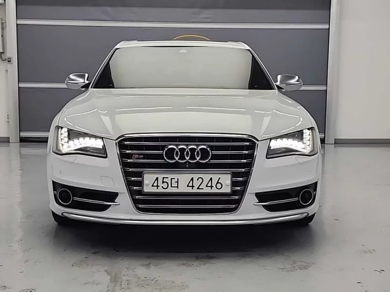 Audi S8