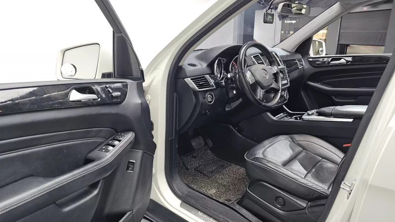 Mercedes-Benz M-class