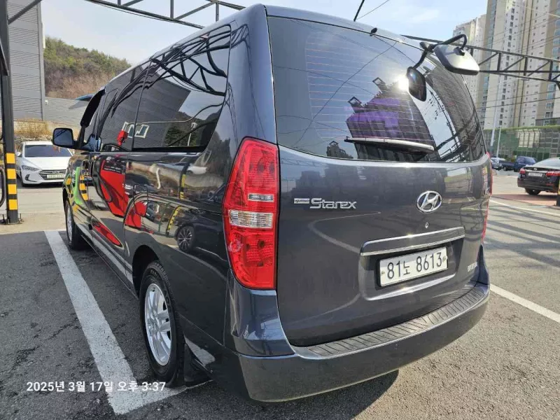 Hyundai Starex