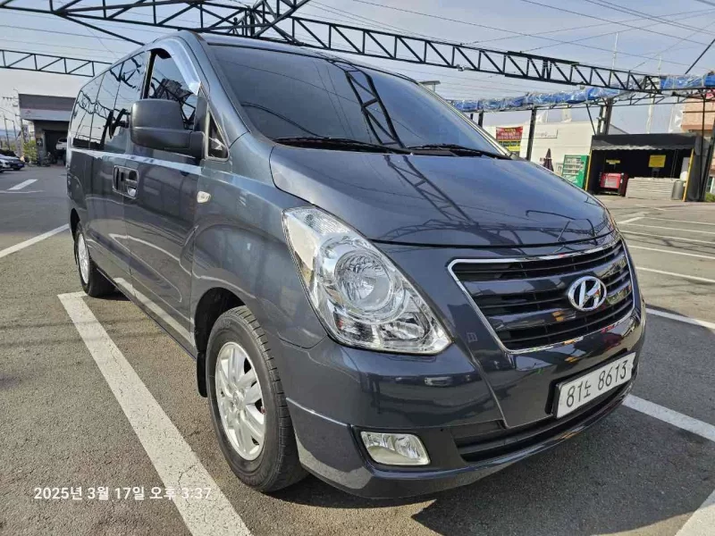 Hyundai Starex
