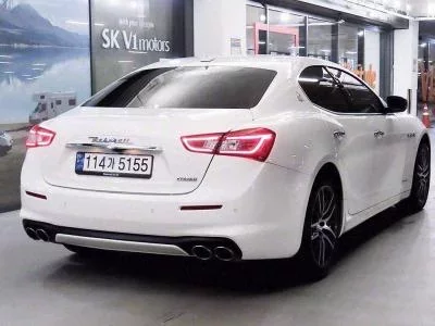 Maserati GHIBLI