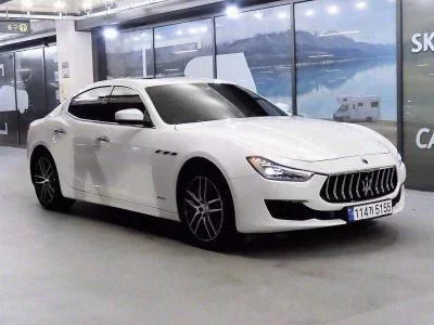 Maserati GHIBLI