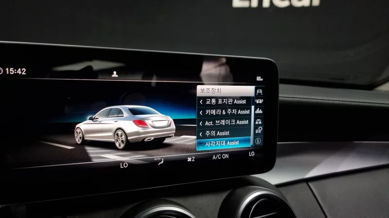 Mercedes-Benz C-Class