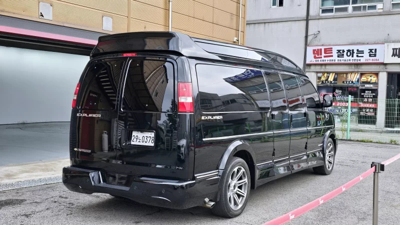 Chevrolet Express Van