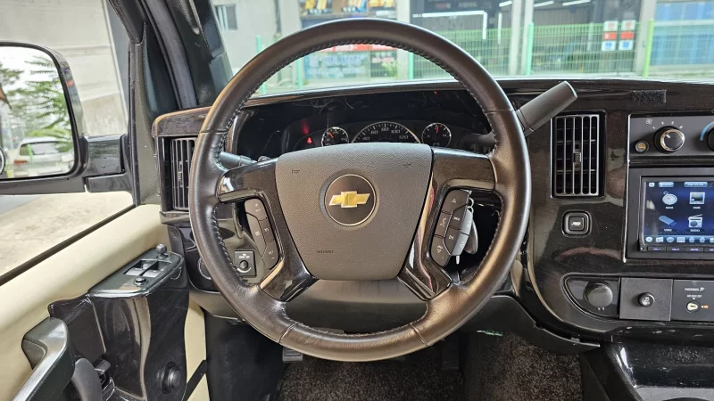 Chevrolet Express Van