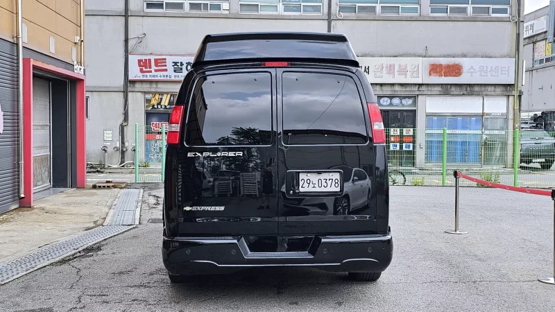 Chevrolet Express Van