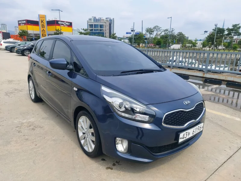 Kia Carens