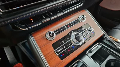 Lincoln AVIATOR