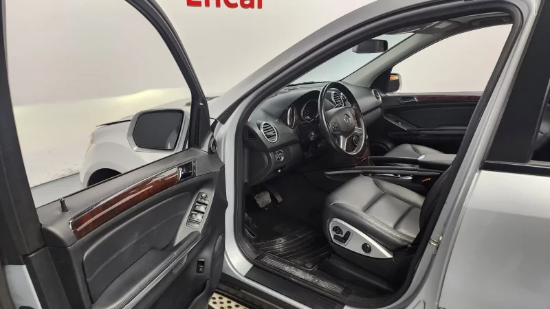 Mercedes-Benz M-class