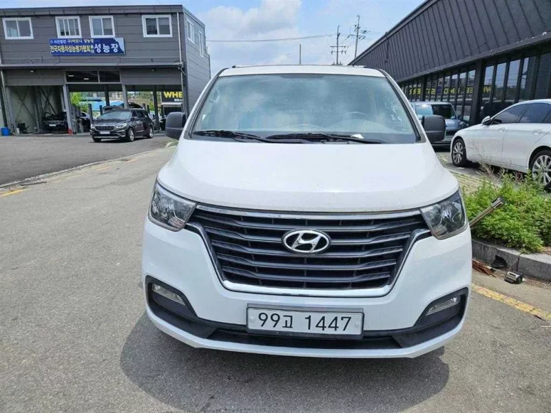 Hyundai Starex