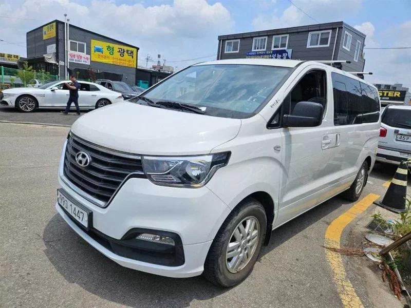 Hyundai Starex