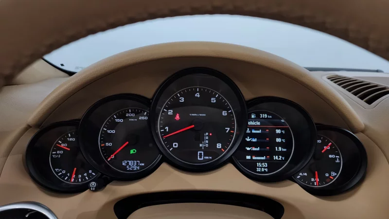 Porsche CAYENNE