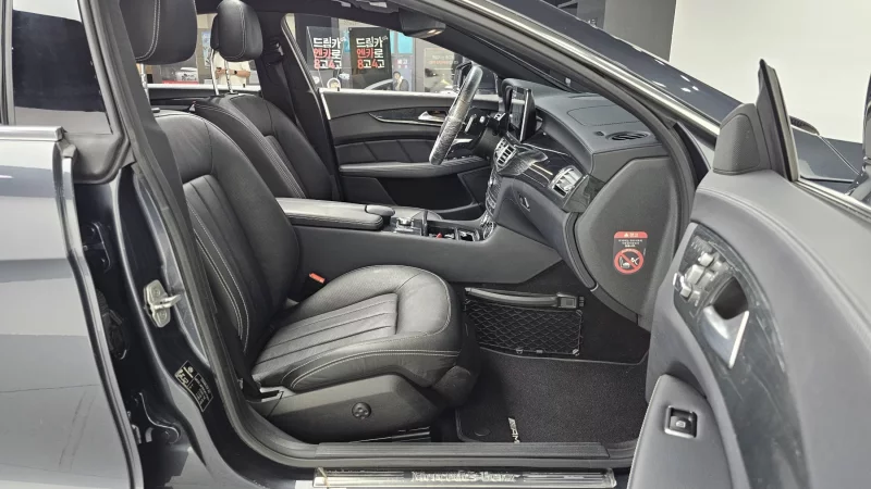 Mercedes-Benz CLS-Class