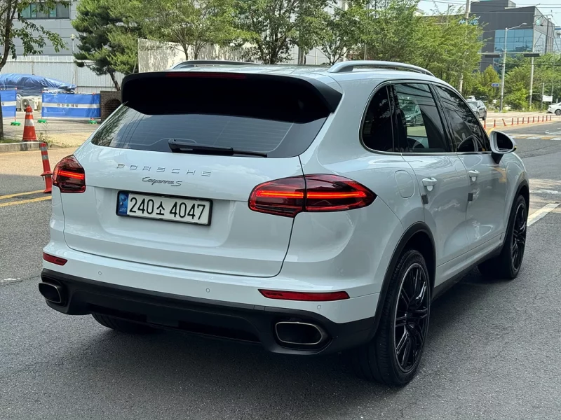 Porsche CAYENNE