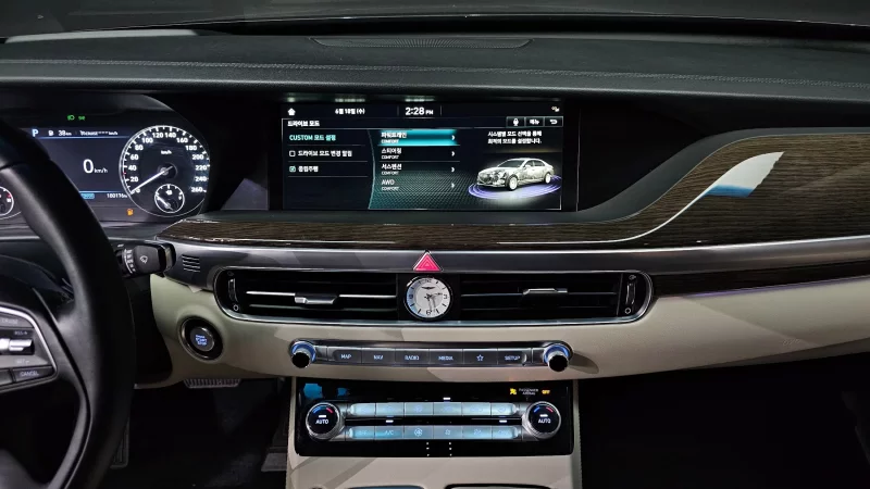 Genesis G90