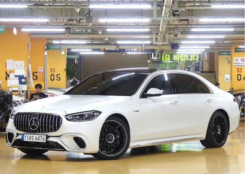 Mercedes-Benz S-Class