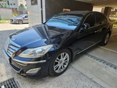 Hyundai Genesis