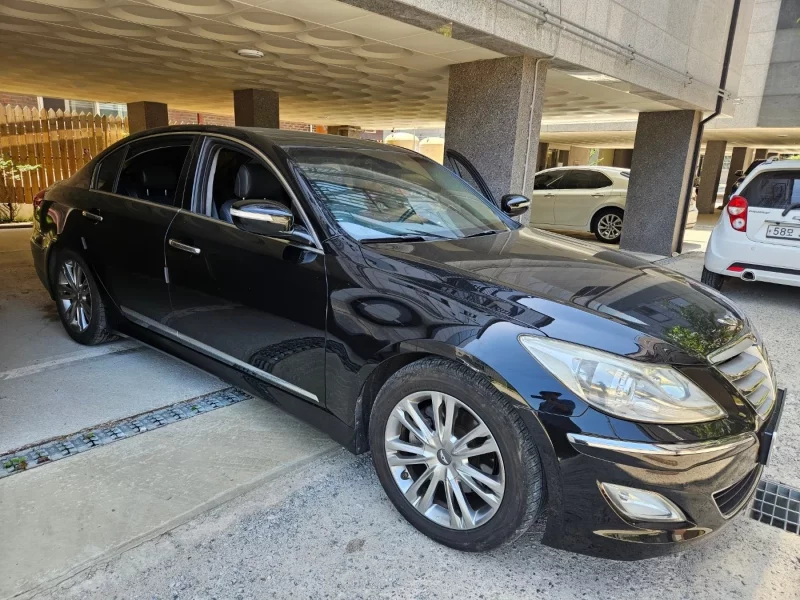 Hyundai Genesis