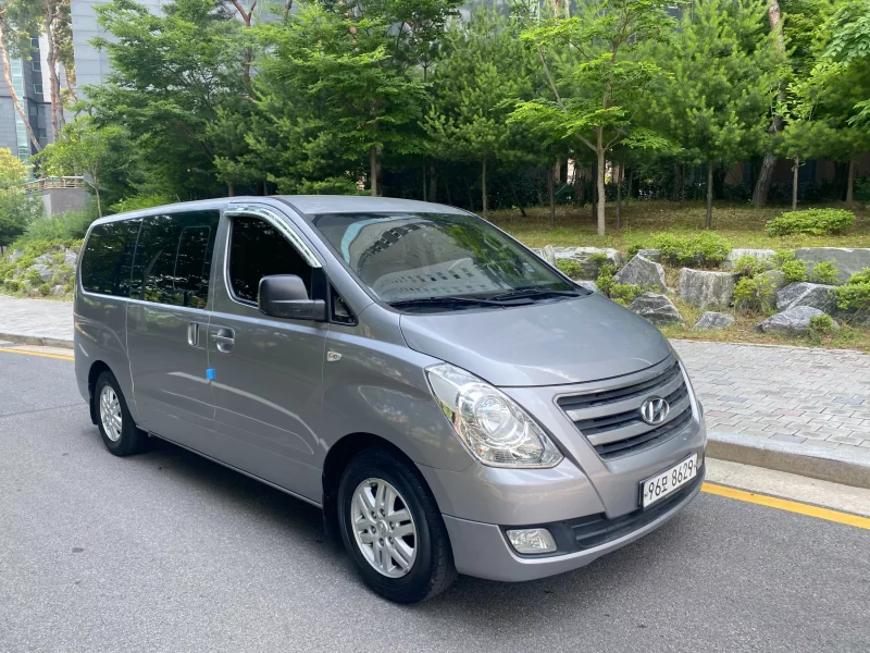 Hyundai Starex