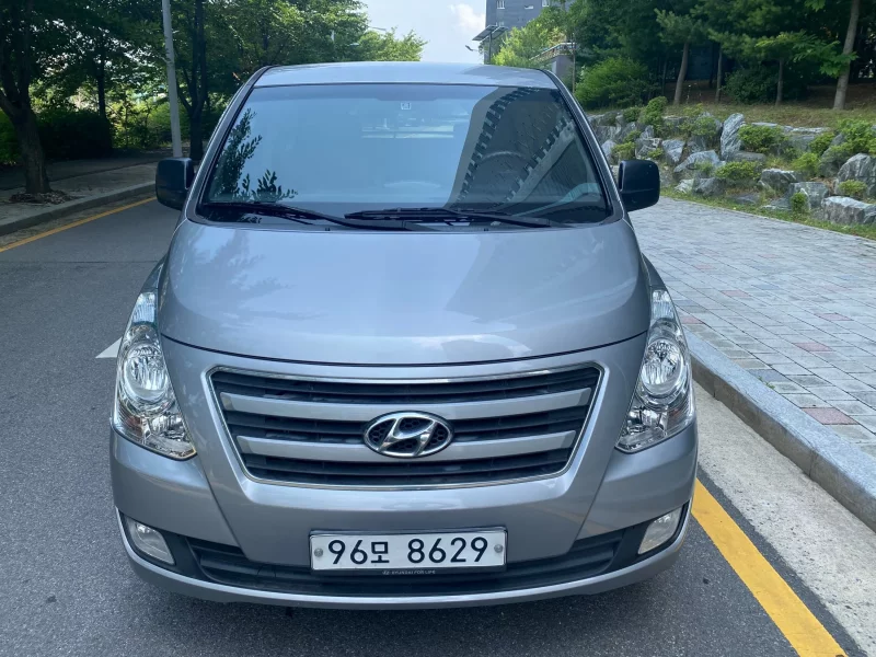 Hyundai Starex